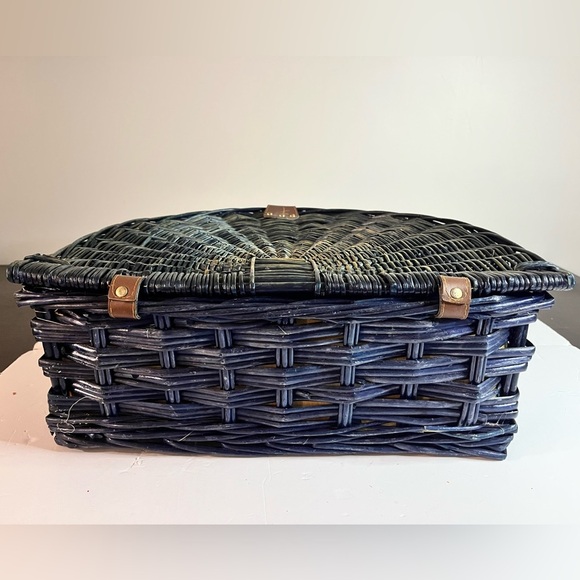 Vintage Blue Wicker Picnic Basket Set – 36+ Pieces Complete - Picture 3 of 16